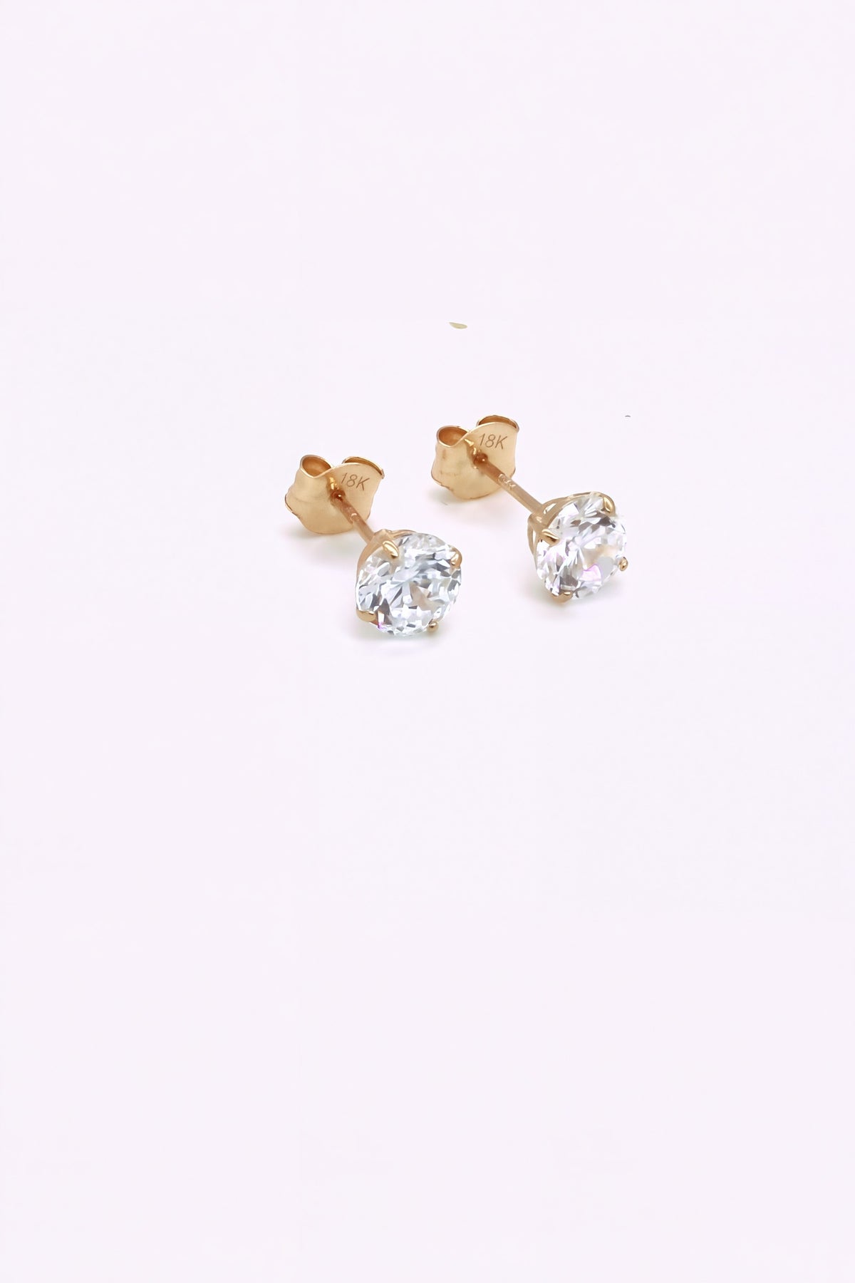 Äkta guld studs 18K | ZINYA