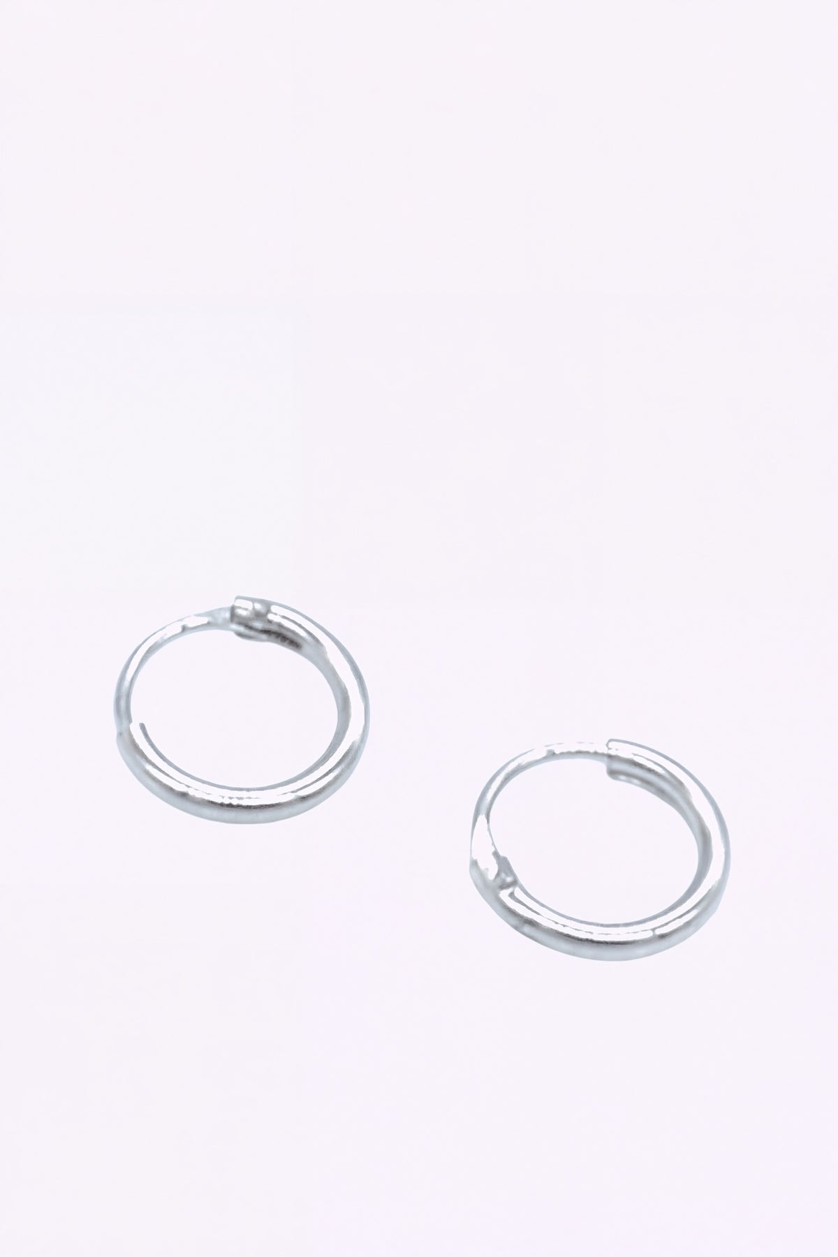 Silver Hoops Bianh