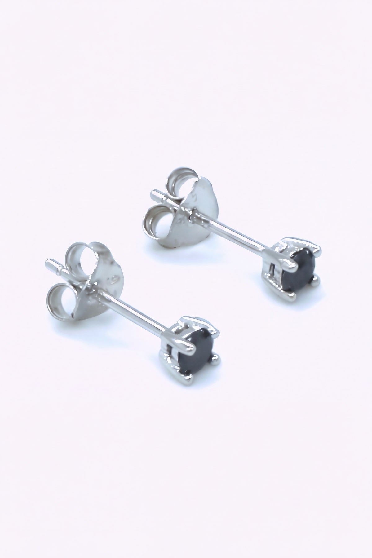 Studs örhängen silver | AMINA