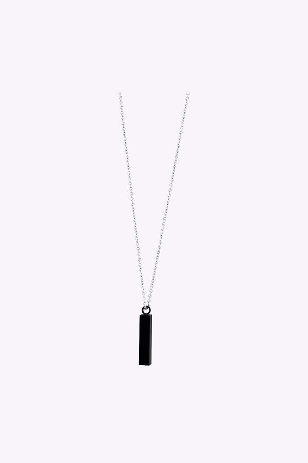 By Billgren halsband med hänge i stål - svart