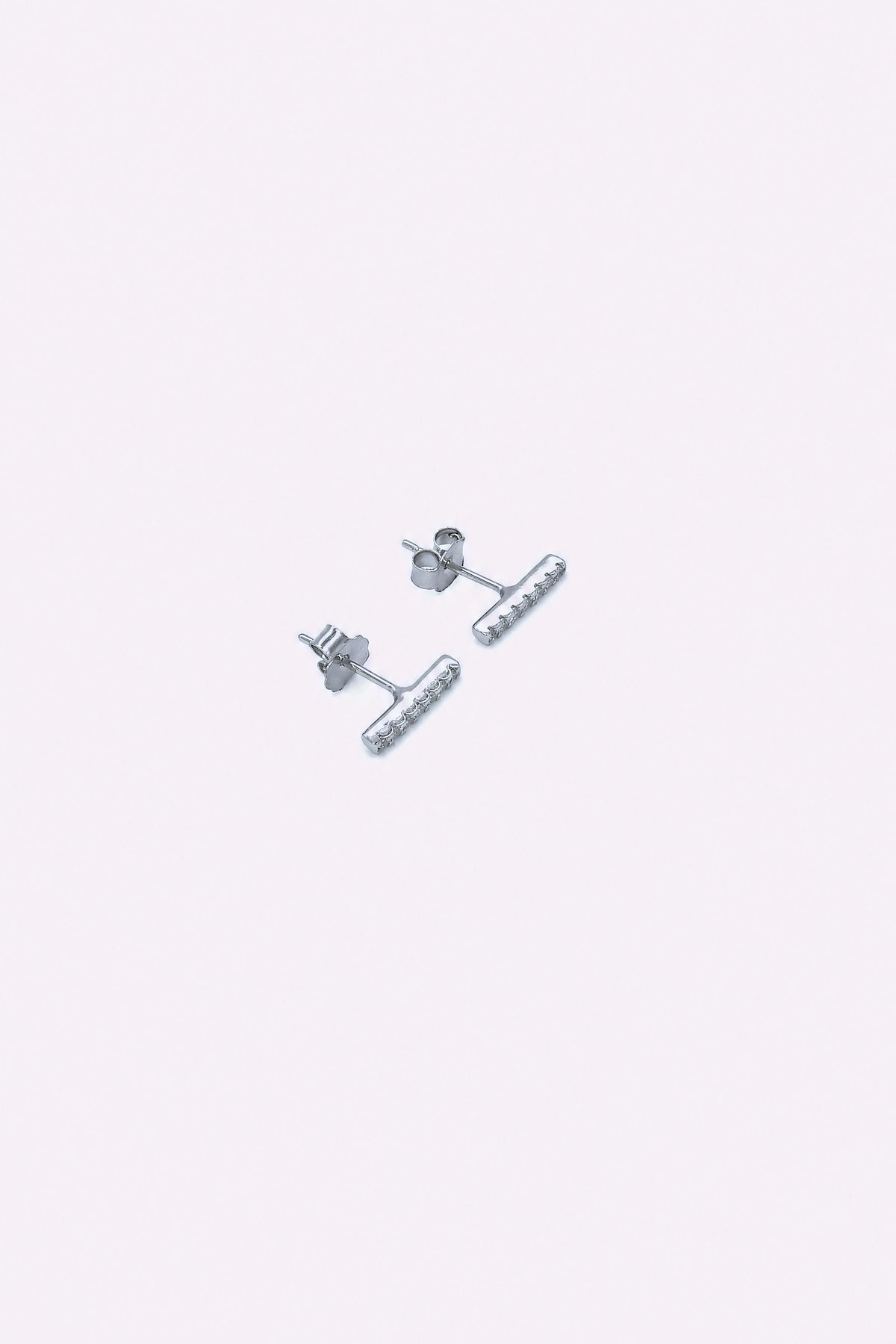 Studs örhängen silver | HILDA